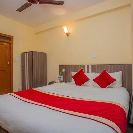 Oyo 297 Hotel Aayam Kathmandu Esterno foto