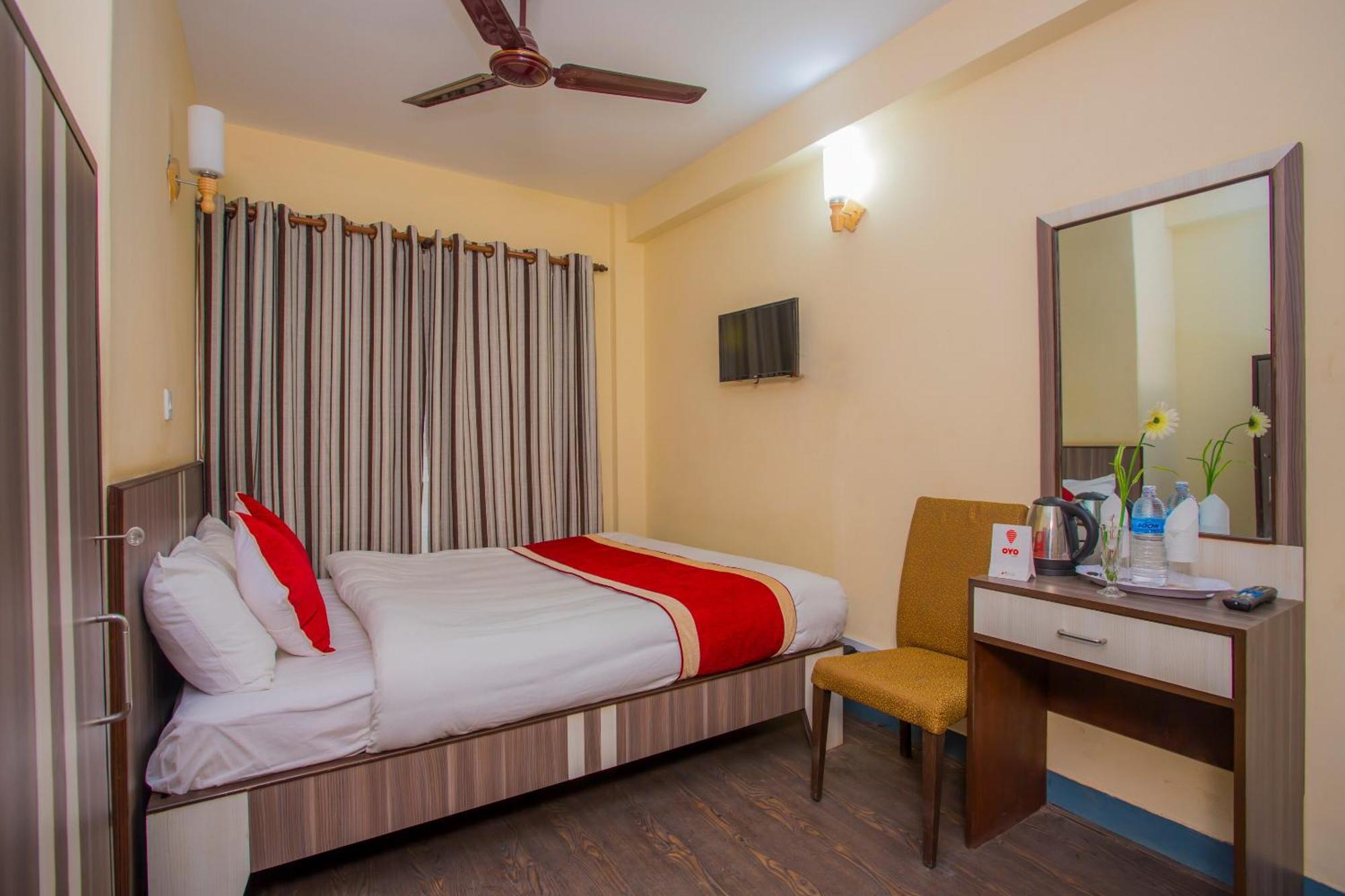 Oyo 297 Hotel Aayam Kathmandu Esterno foto