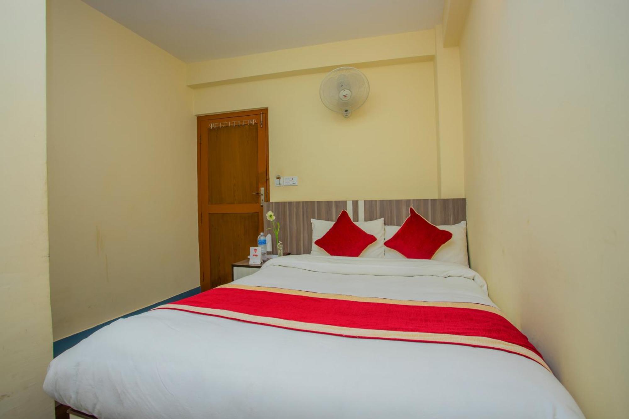 Oyo 297 Hotel Aayam Kathmandu Esterno foto