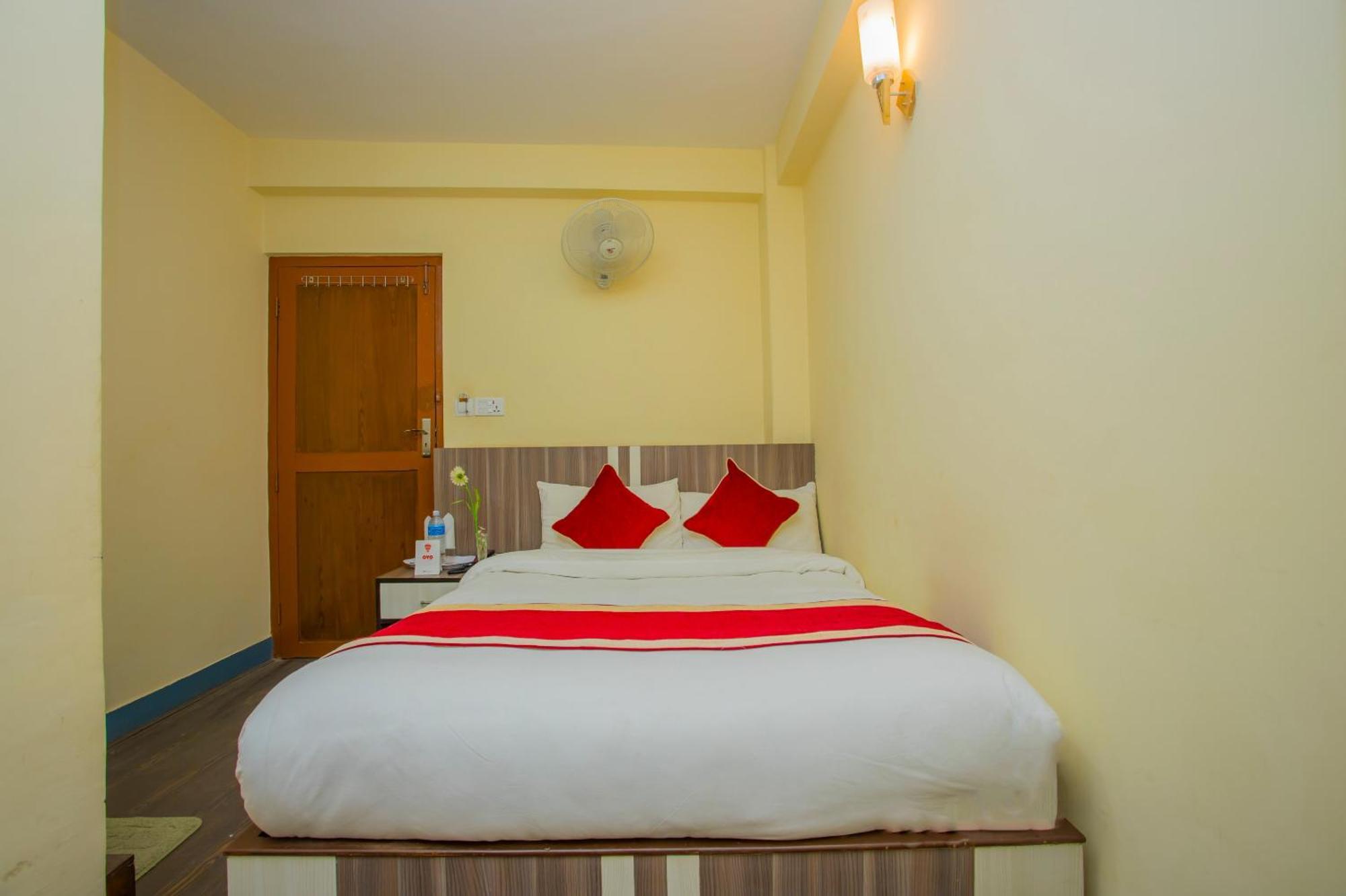 Oyo 297 Hotel Aayam Kathmandu Esterno foto